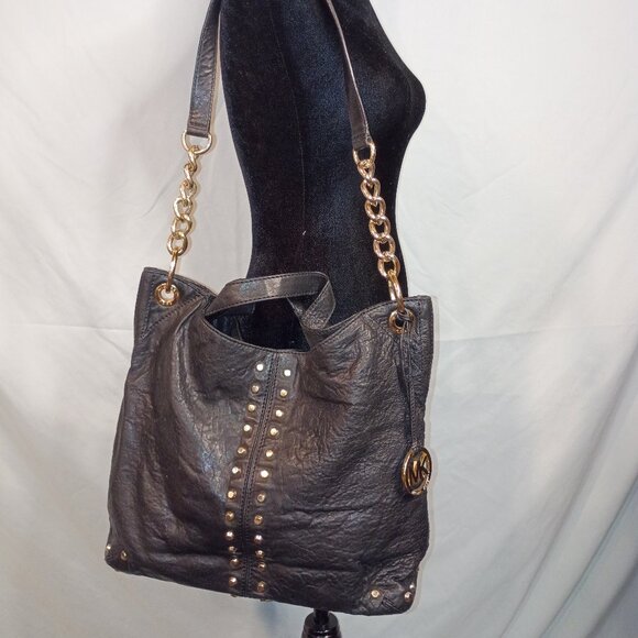 MK MICHAEL KORS Astor Uptown Black Textured Leather Bag Gold Studs Chunky Chain - Picture 2 of 15